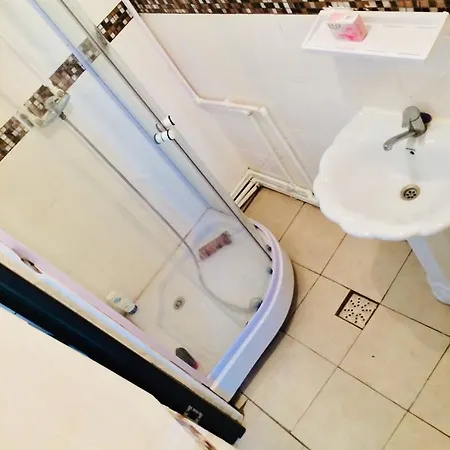 Casa Cu Flori Anadolchioi
